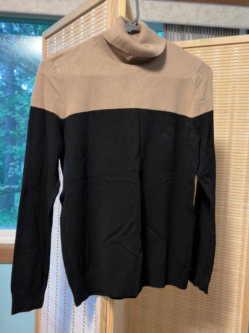 Women’s Color Block Turtleneck Sweater - Black and Tan